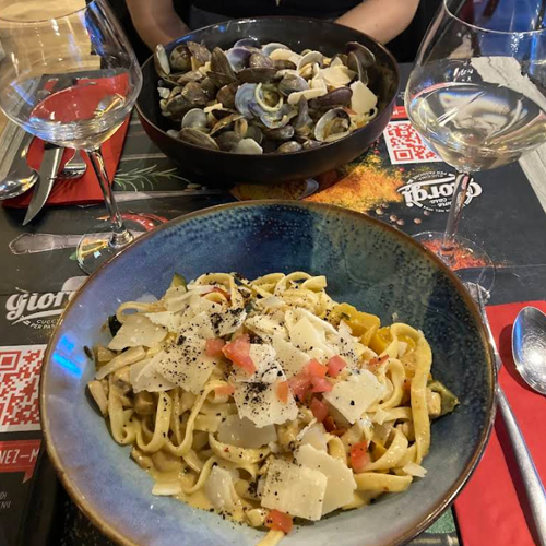 restaurant restaurant